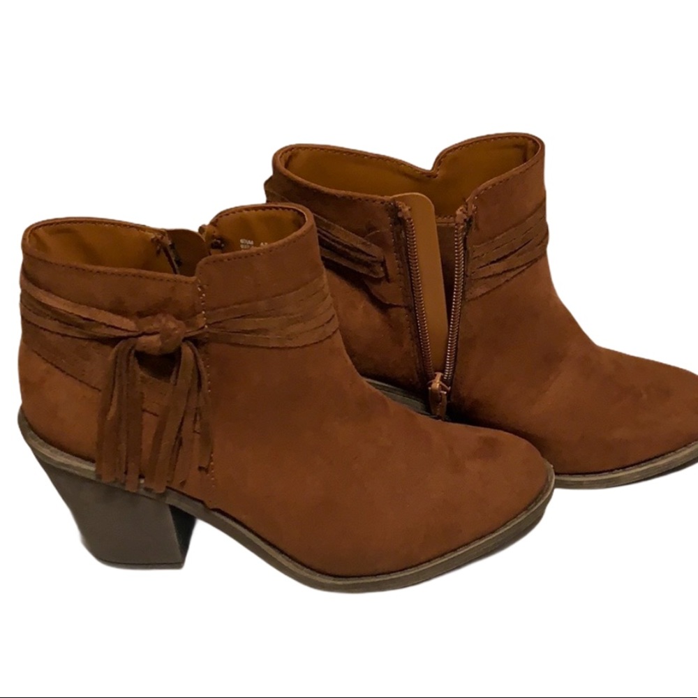 Arizona Jean Co faux suede heeled bootie brown 6.5